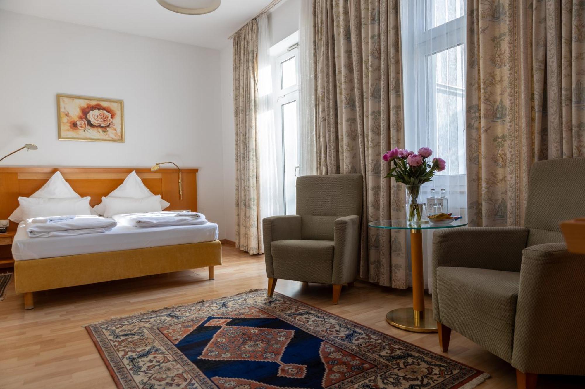 Hotel Weisses Haus Bad Kissingen Extérieur photo